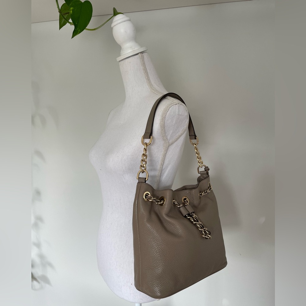 Michael Kors Frankie Drawstring Shoulder bag Crossbody